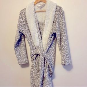 Pillow talk fluffy robe
